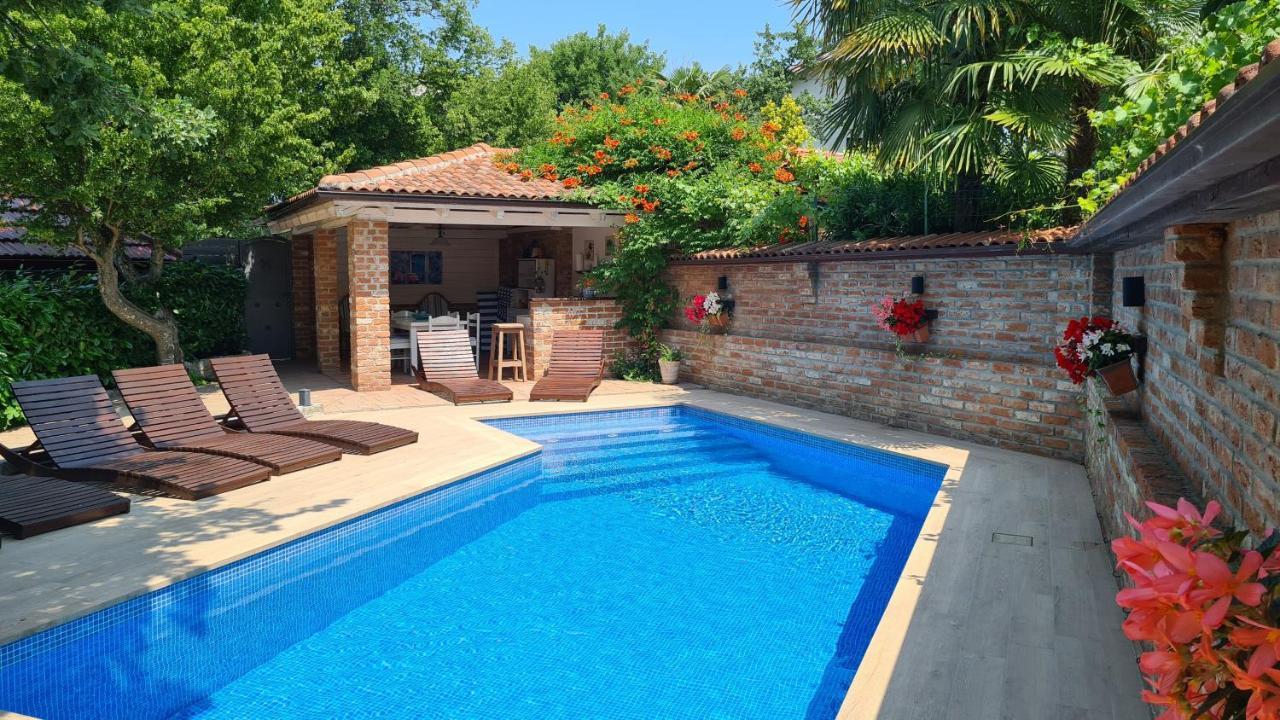 Villa Amalia Apartment 2 Малинска Екстериор снимка