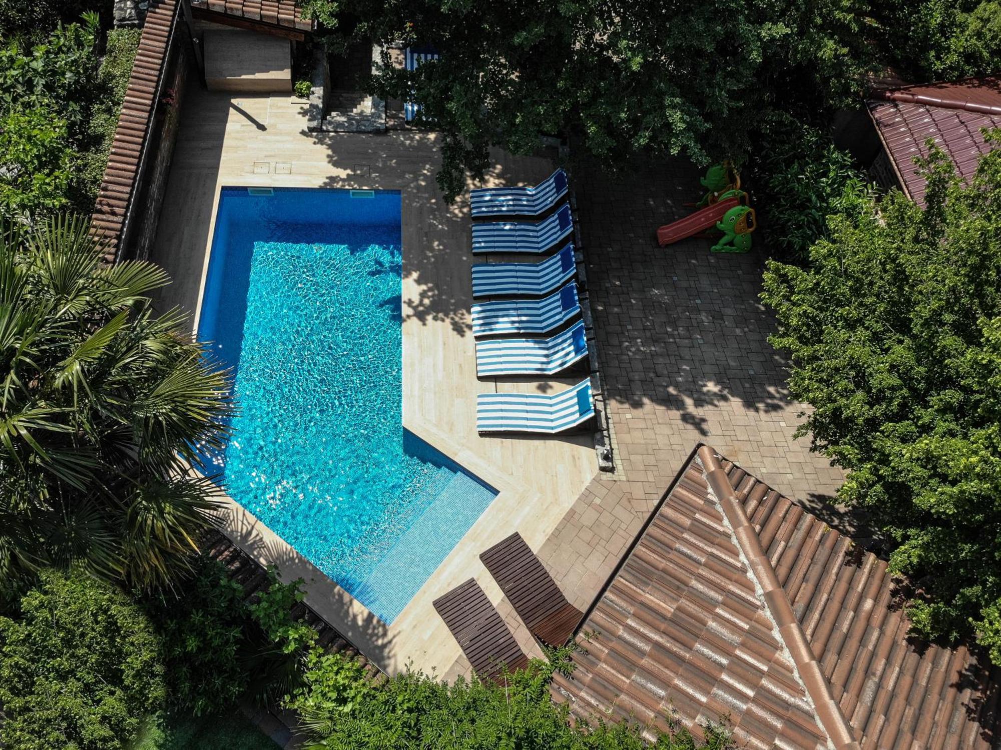 Villa Amalia Apartment 2 Малинска Екстериор снимка