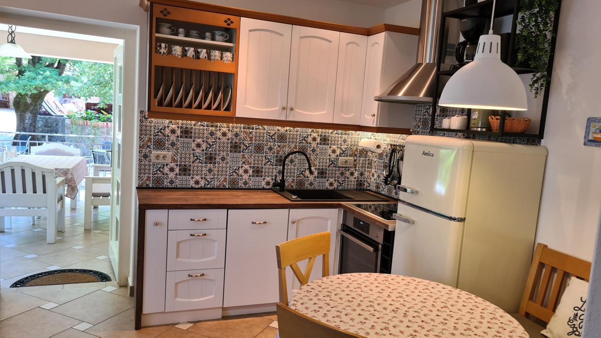 Villa Amalia Apartment 2 Малинска Екстериор снимка